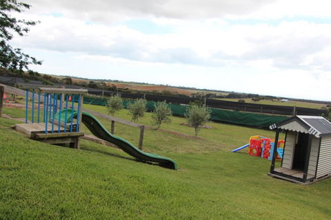 Tuckerberry Hill - Sydneys Hotel 6