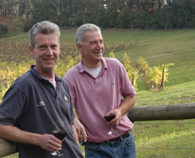 Foxeys Hangout Winery - Sydneys Hotel 0