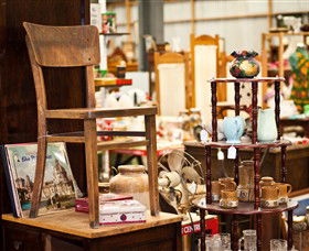 Bendigo Pottery Antiques And Collectables Centre - Sydneys Hotel 0