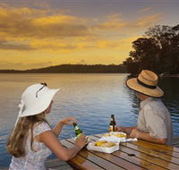 Kayaking on Tuross Lake - Sydneys Hotel