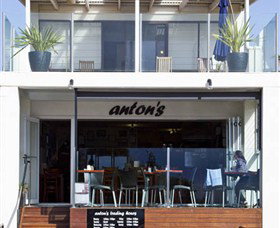 Antons - Sydneys Hotel 0
