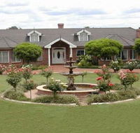 River Park Vineyard - Sydneys Hotel