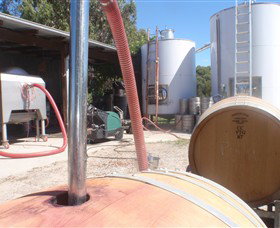 Cannibal Creek Vineyard - Sydneys Hotel 3