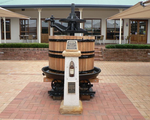 Best Tour - Sydneys Hotel 1