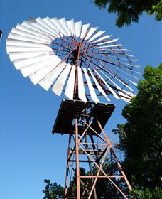 Barcaldine Windmill - Sydneys Hotel 1