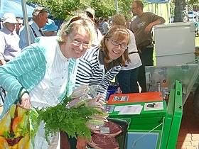 Victor Harbor Farmers Market - Sydneys Hotel 0