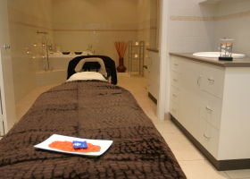 Visible Effects Cosmetic Clinic And Day Spa - Sydneys Hotel 4