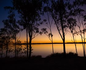 Fairbairn Dam, Lake Maraboon - Sydneys Hotel 1