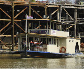 Paddlesteamer Canberra - Sydneys Hotel 1