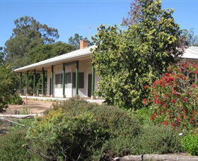 Savernake Day Tours - Sydneys Hotel 0