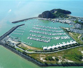 Keppel Bay Marina - Sydneys Hotel 0