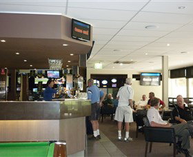 Queanbeyan Golf Club - Sydneys Hotel 1