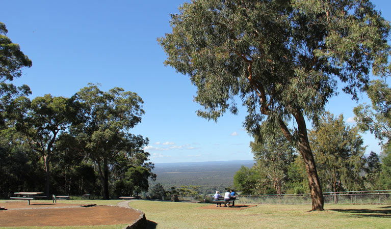 Hawkesbury Heights NSW Sydneys Hotel