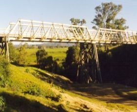 Vacy Bridge Over Paterson River - Sydneys Hotel 0
