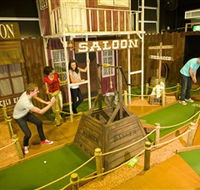 Mega Mini Golf - Sydneys Hotel
