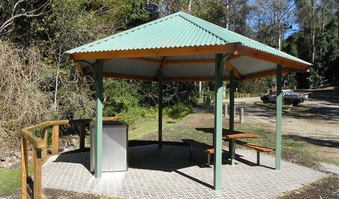 Hidden Treasure Picnic Area - Sydneys Hotel 1