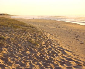 Fairy Meadow Beach - Sydneys Hotel 0