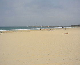 Blacksmiths Beach - Sydneys Hotel 0