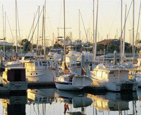 Brisbane Bayside - Sydneys Hotel 0