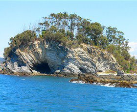 Kayaking Batemans Bay - Sydneys Hotel 1