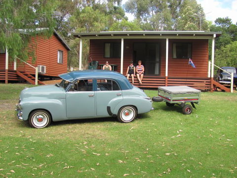 Taunton Farm Holiday Park - Sydneys Hotel 0