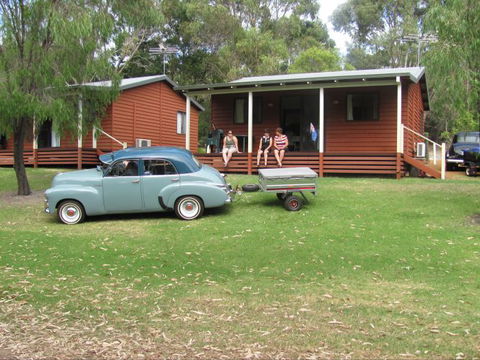 Taunton Farm Holiday Park - Sydneys Hotel 3