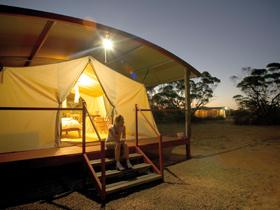 Gawler Ranges Wilderness Safaris - Sydneys Hotel 1