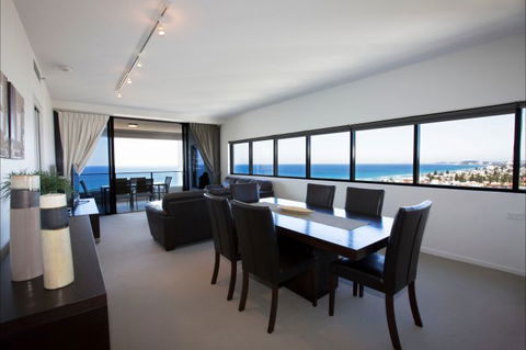 Ultra Broadbeach - Sydneys Hotel 14