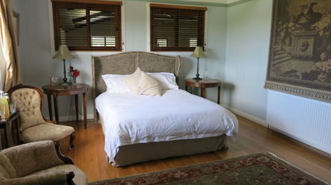 The Loch Barn - Sydneys Hotel 2