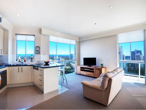 Pacific Views Resort - Sydneys Hotel 5