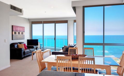 Pacific Views Resort - Sydneys Hotel 12