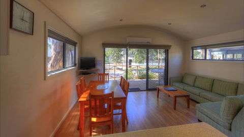 BIG4 Deniliquin Holiday Park - Sydneys Hotel 9