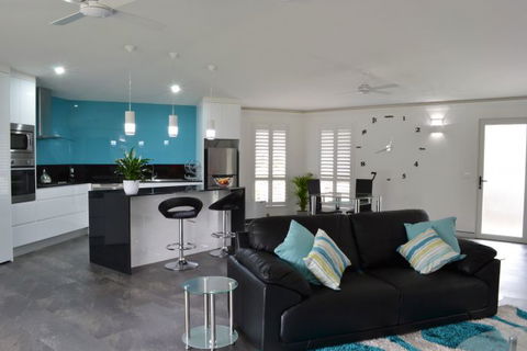 Greenwood Park Estate - Sydneys Hotel 1