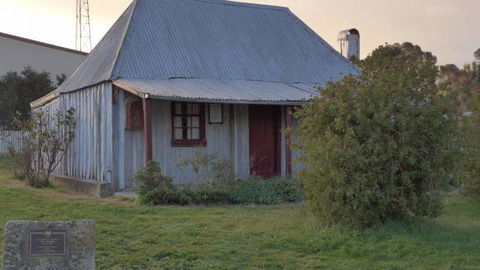 Pye Cottage Museum - Sydneys Hotel 0