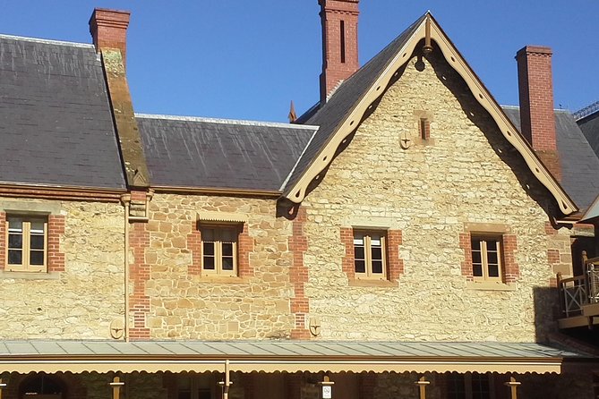  Sydneys Hotel