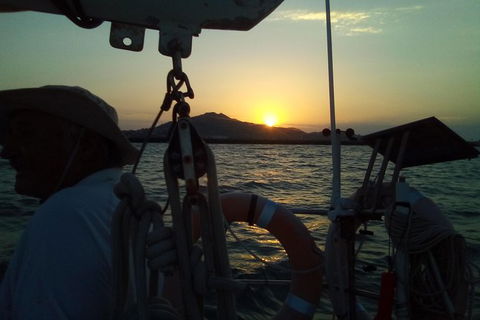 Townsville Sunset Sail Sailing Cruise Boat Tour - Sydneys Hotel 2