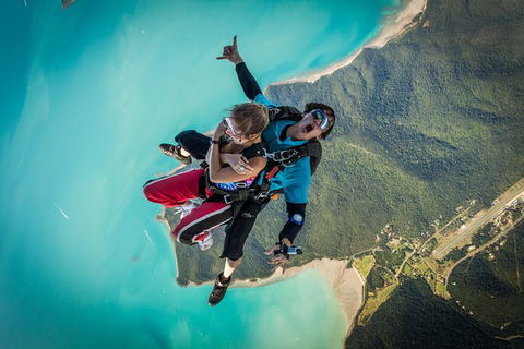 Airlie Beach Tandem Skydive - Sydneys Hotel 6