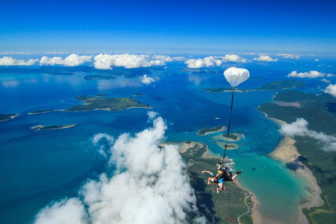 Airlie Beach Tandem Skydive - Sydneys Hotel 4
