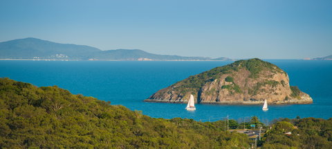 Capricorn Coast - Sydneys Hotel 1