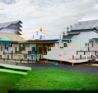The Old Injune Courthouse and Museum - Sydneys Hotel