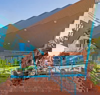 Window on the Wetlands - Sydneys Hotel