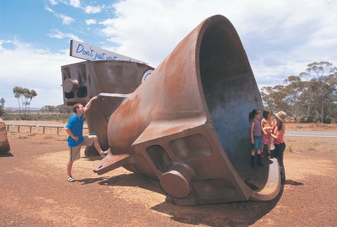 WMC Resource Nickel Pots - Sydneys Hotel 0