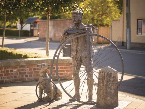 Heritage Highway - Sydneys Hotel 0