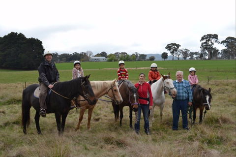 High Country Trail Rides - Sydneys Hotel 0