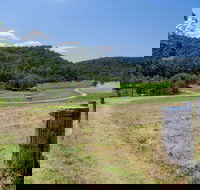 Howes Trail - Sydneys Hotel