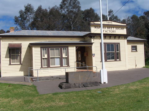 Maffra Sugar Beet Museum - Sydneys Hotel 0