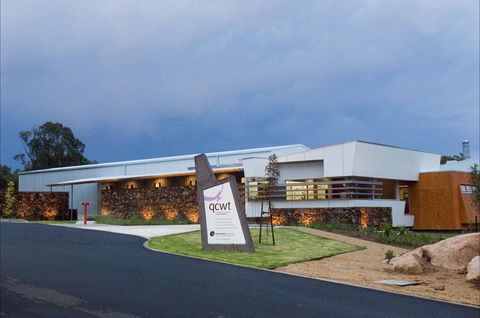 Varias Restaurant And Function Centre At The Queensland College Of Wine Tourism - Sydneys Hotel 0