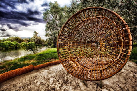 Wagirra Trail And Yindyamarra Sculpture Walk - Sydneys Hotel 1