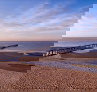 Altona Beach - Sydneys Hotel