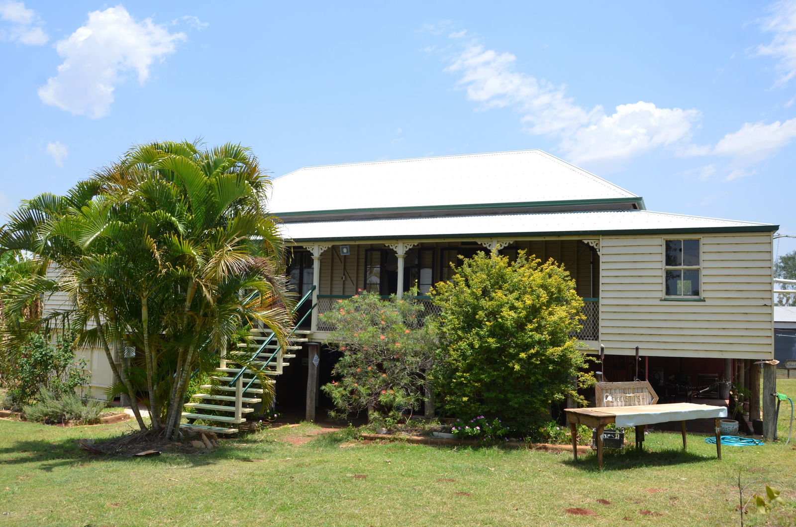 Callide QLD Sydneys Hotel